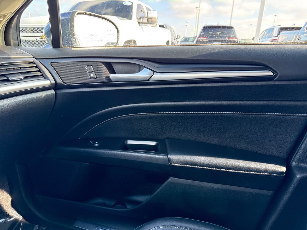 Used 2019 Ford Fusion Energi Titanium image 27