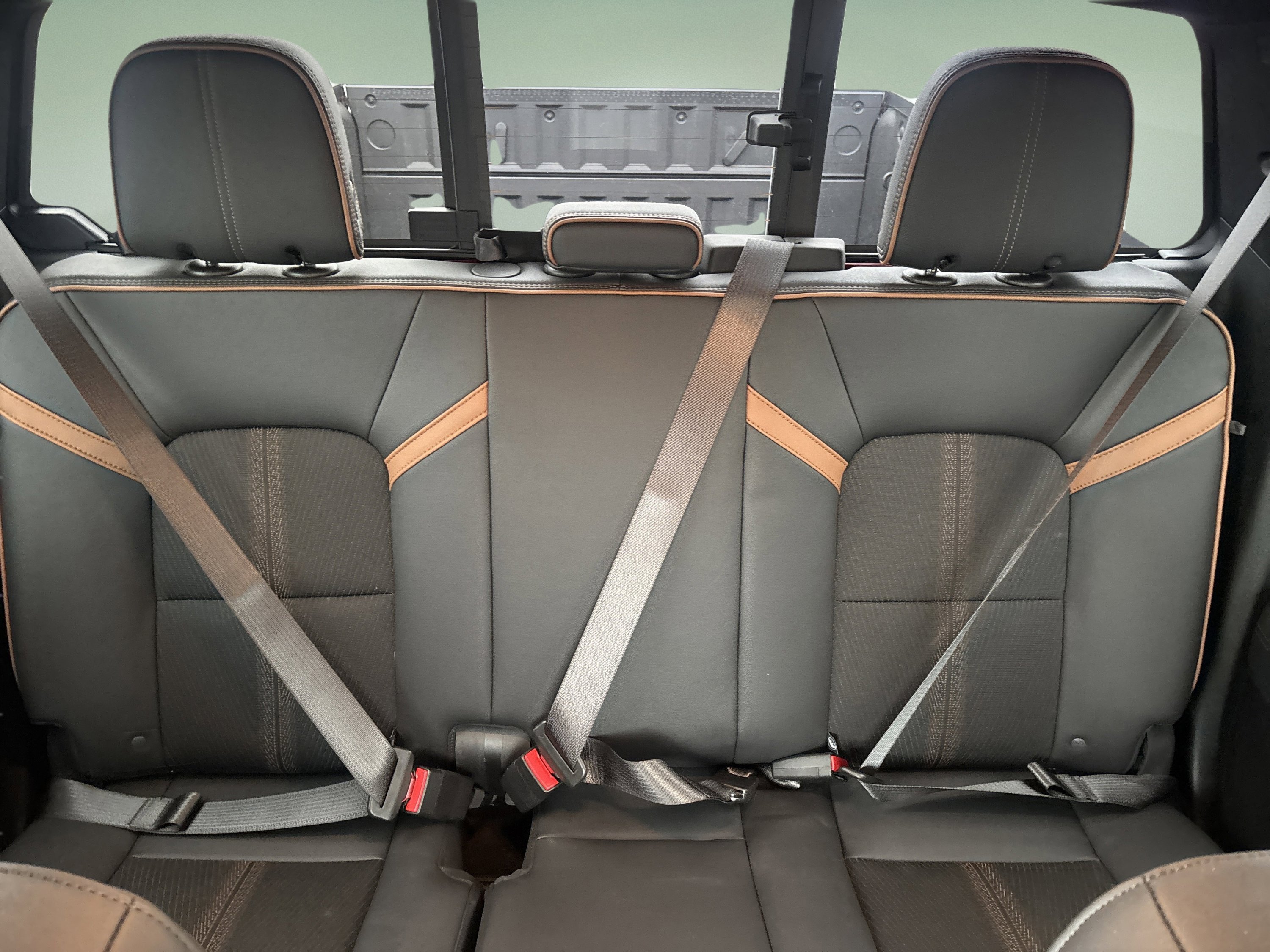 Used 2024 GMC Canyon AT4 w/ Technology Package image 16