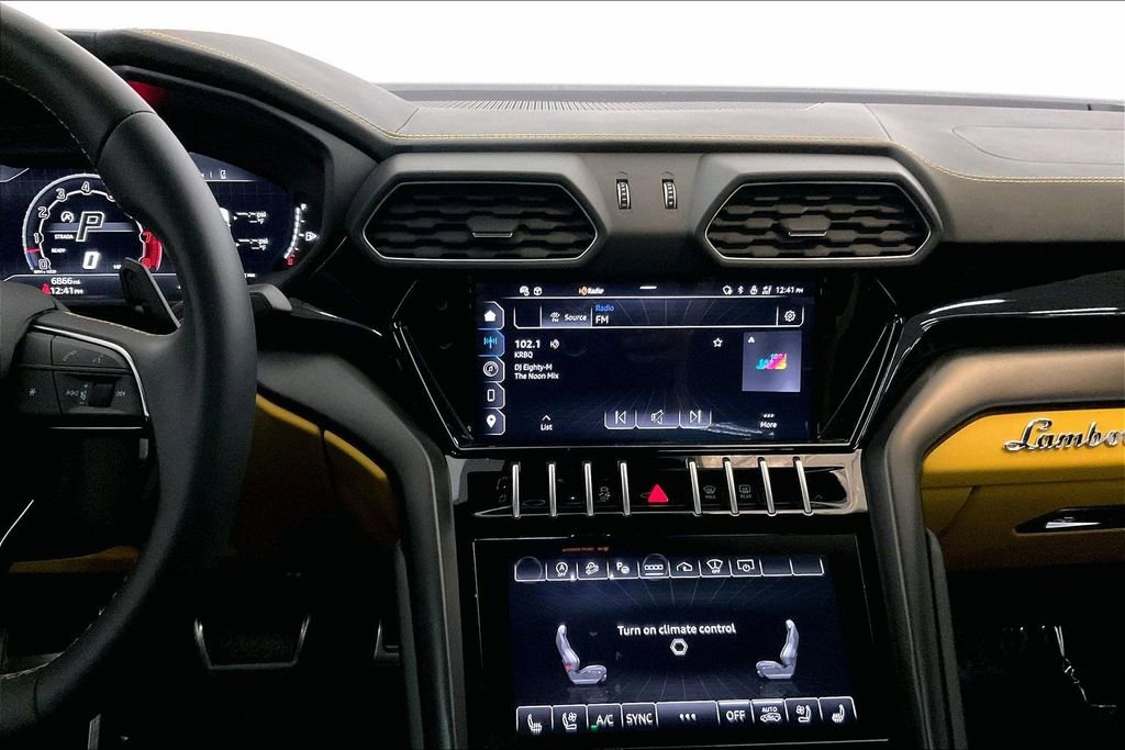 Used 2024 Lamborghini Urus S AWD/4WD image 11