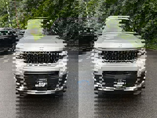 New 2025 Jeep Grand Cherokee L Limited image 3
