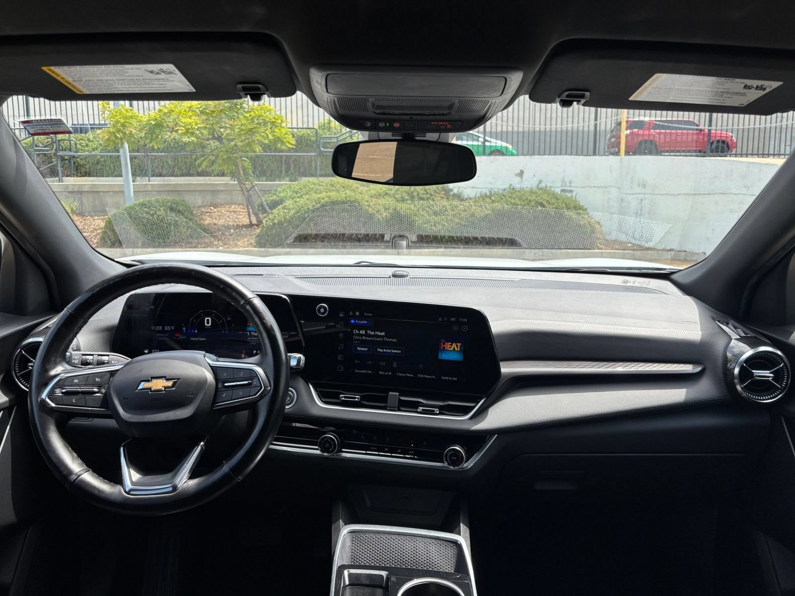 Used 2025 Chevrolet Equinox LT FWD image 33