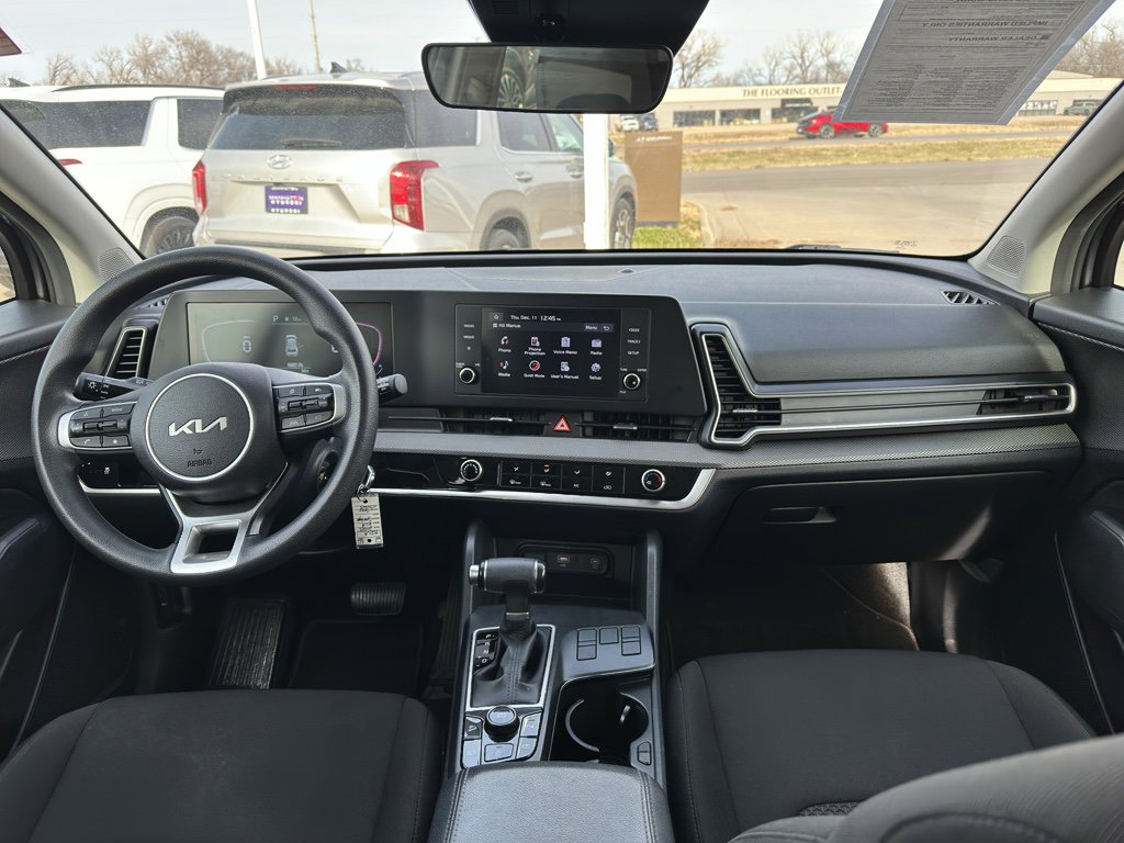 Used 2023 Kia Sportage LX image 11
