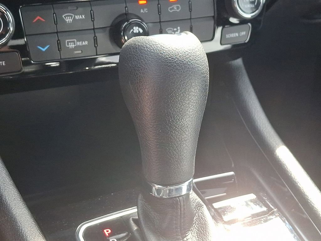 Used 2023 Jeep Compass Sport image 16