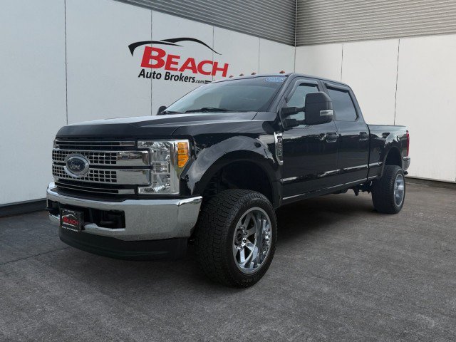 Used 2017 Ford F250 XL w/ Power Equipment Group AWD/4WD image 3