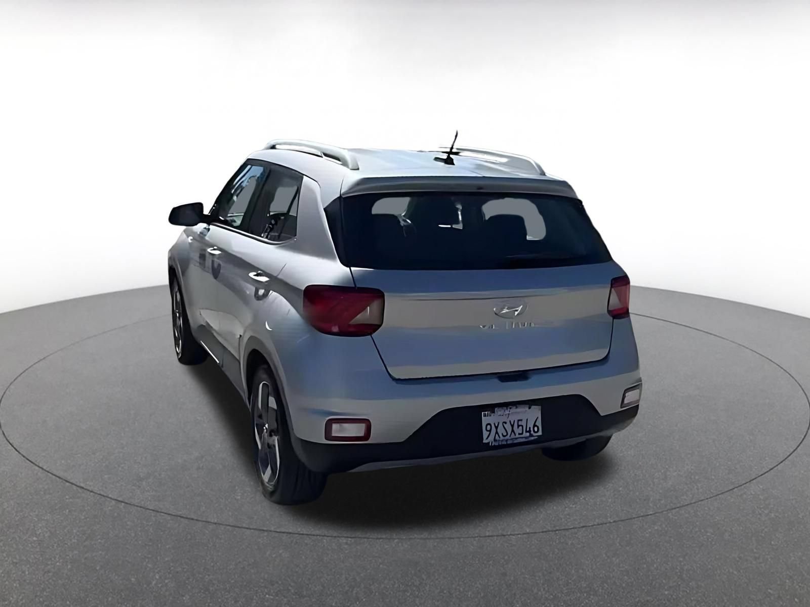 Used 2026 Hyundai Venue SEL FWD image 10