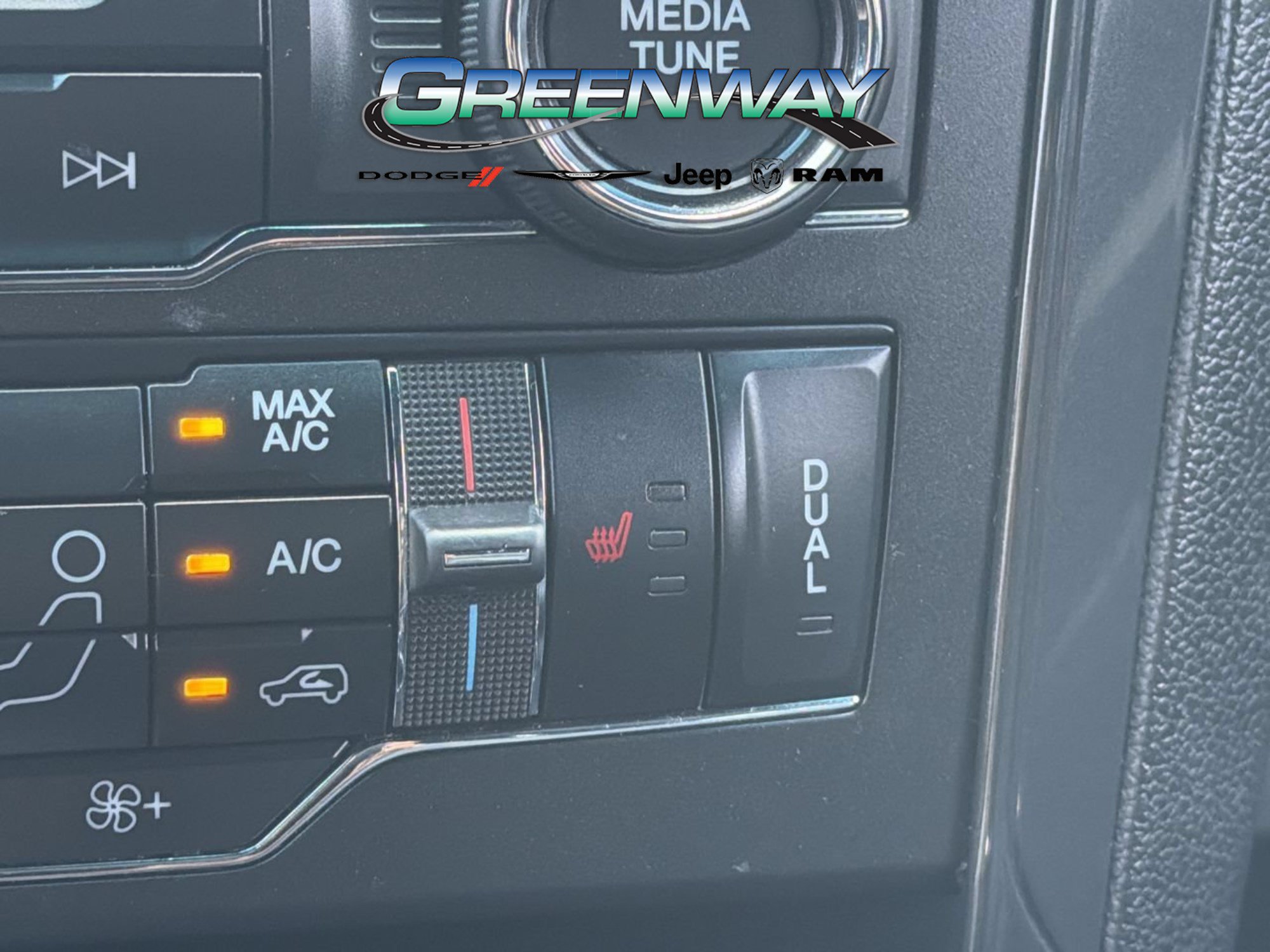 Used 2016 Ford Explorer XLT w/ Equipment Group 202A FWD image 23