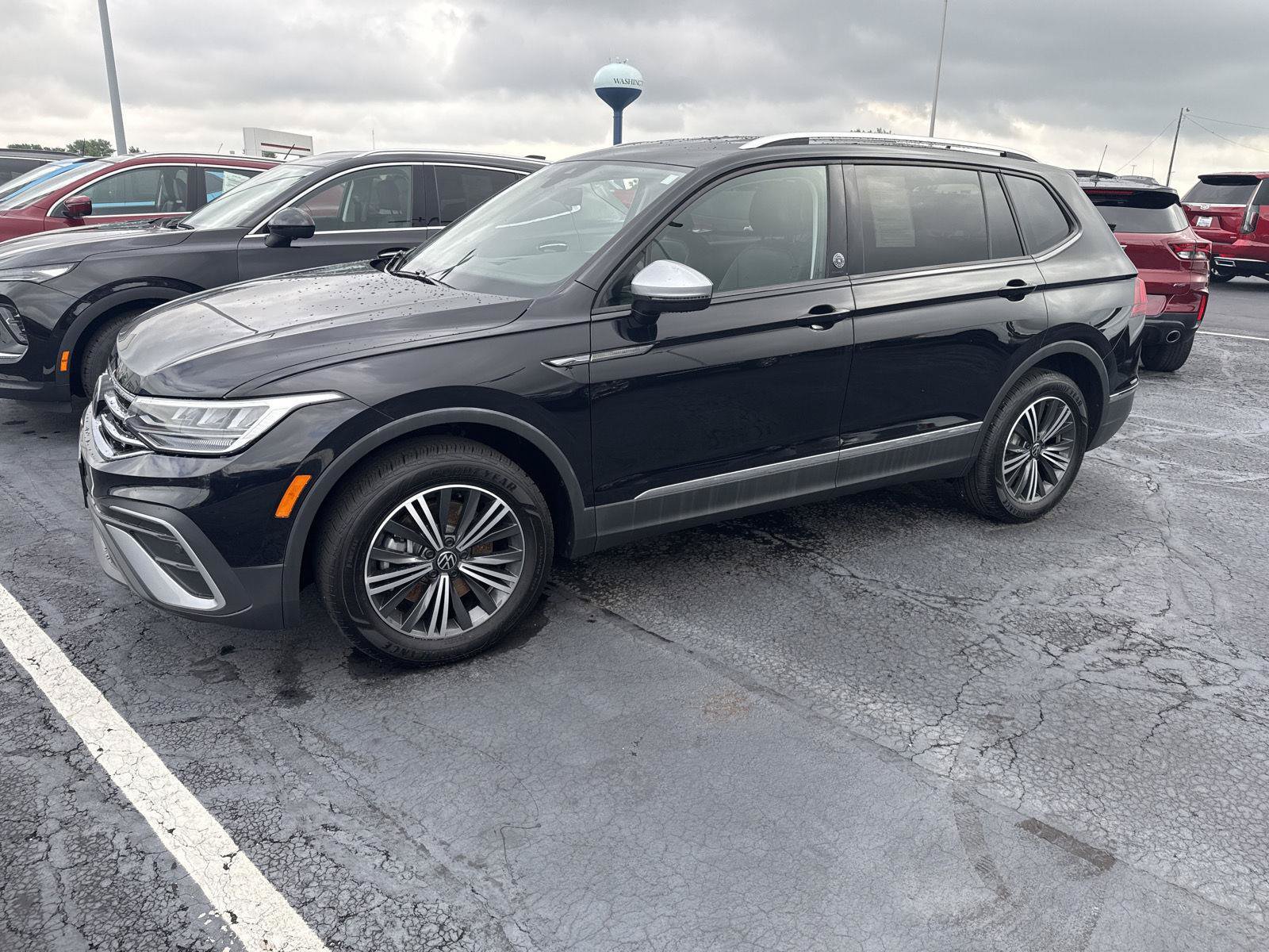 Used 2024 Volkswagen Tiguan Wolfsburg Edition AWD/4WD image 5
