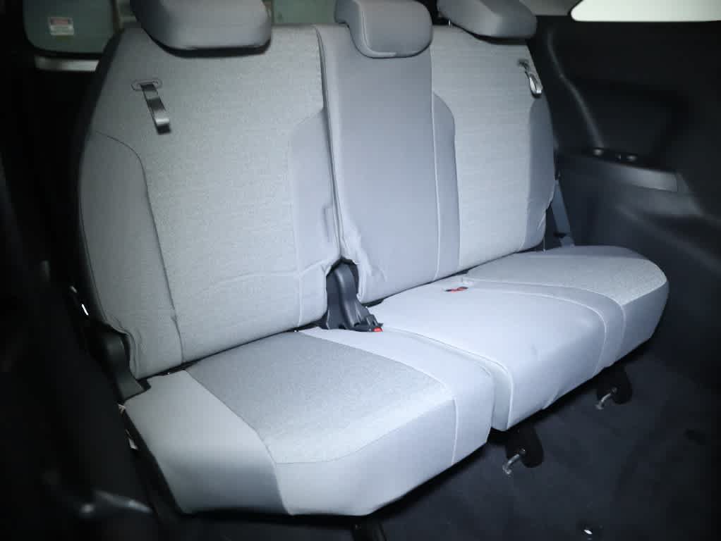 Certified 2026 Toyota Sienna LE AWD/4WD image 31
