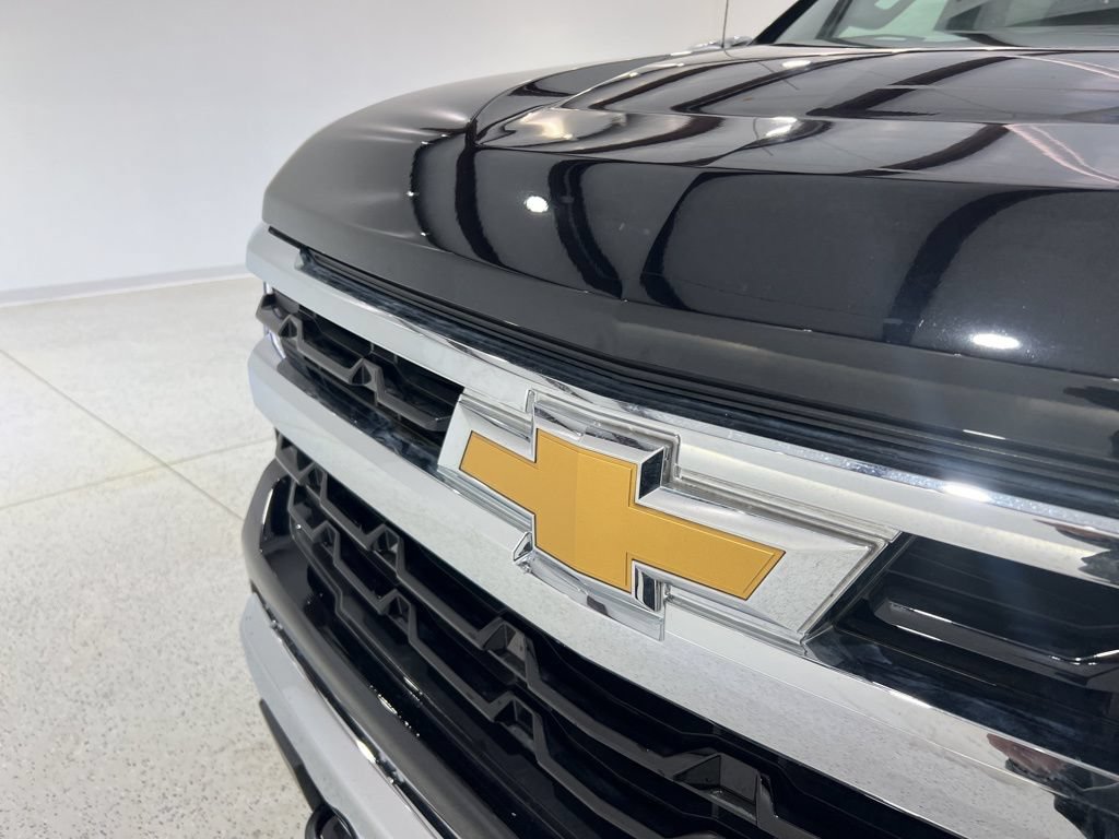 Used 2024 Chevrolet Silverado 1500 LT w/ Leather Package AWD/4WD image 27