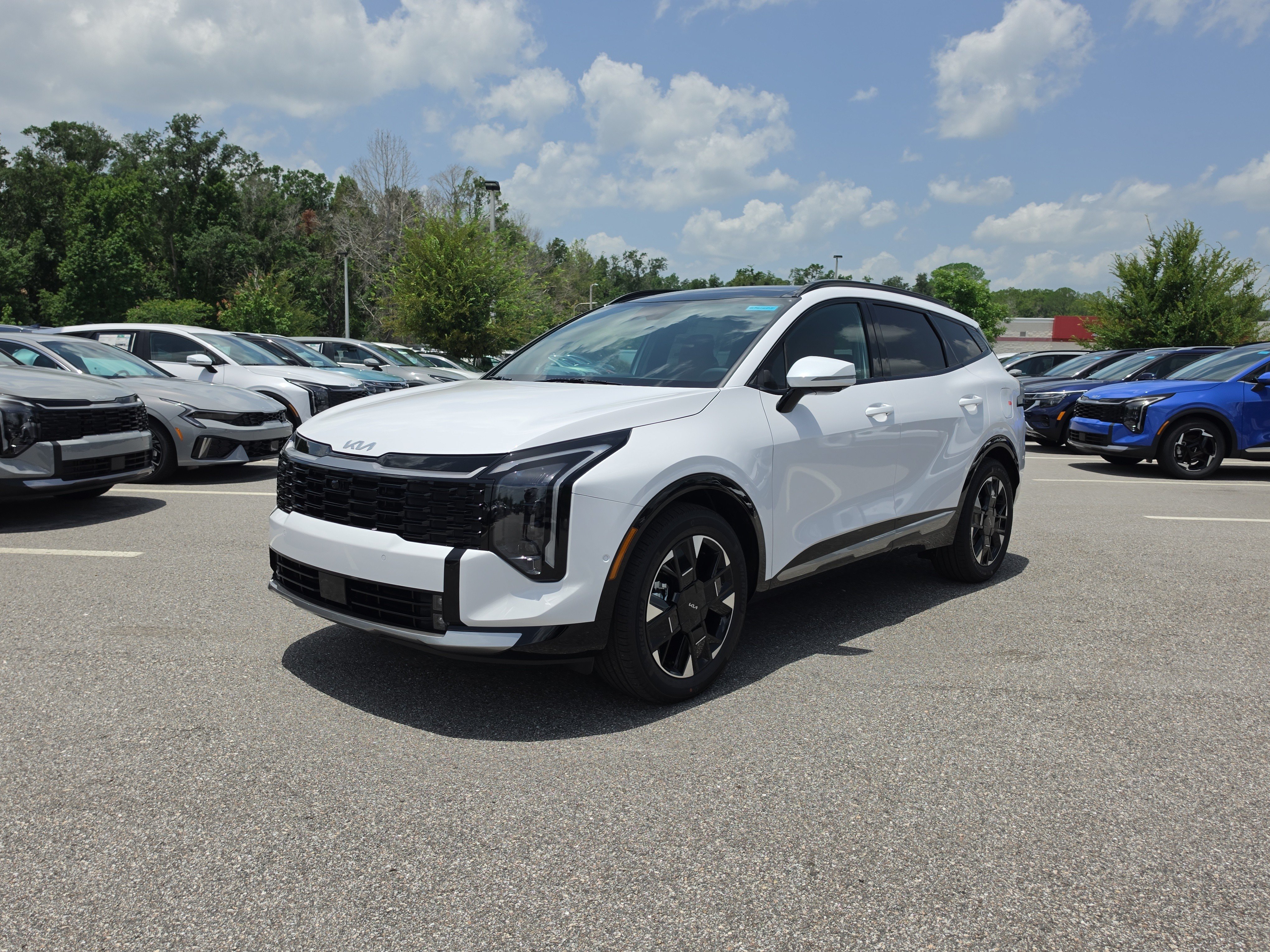 New 2026 Kia Sportage SX FWD image 4