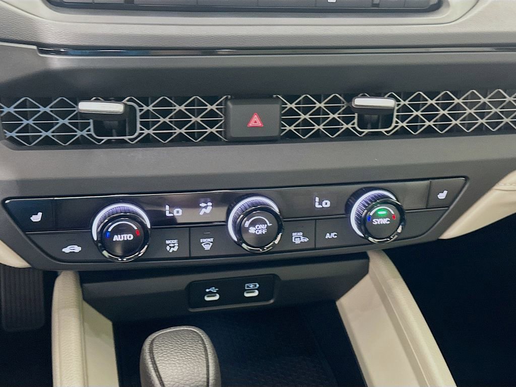 Certified 2025 Honda Accord SE image 15