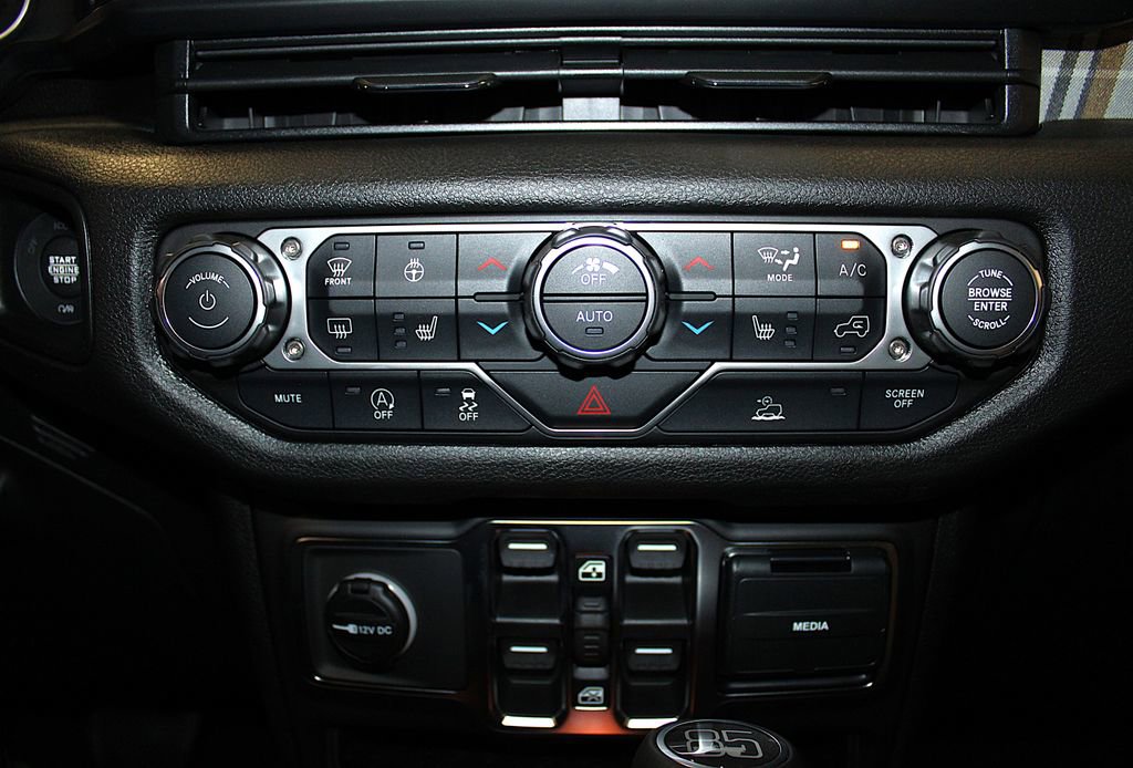 New 2026 Jeep Wrangler Unlimited Sport image 19