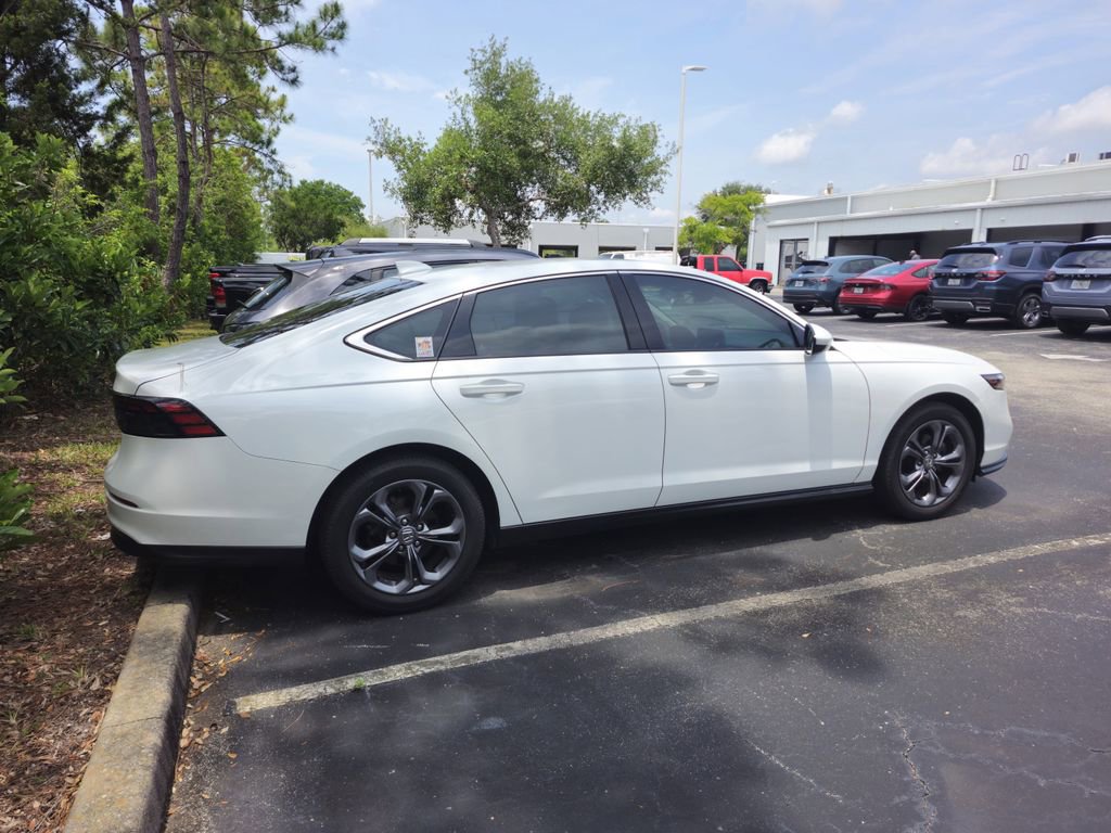 Used 2023 Honda Accord EX image 4