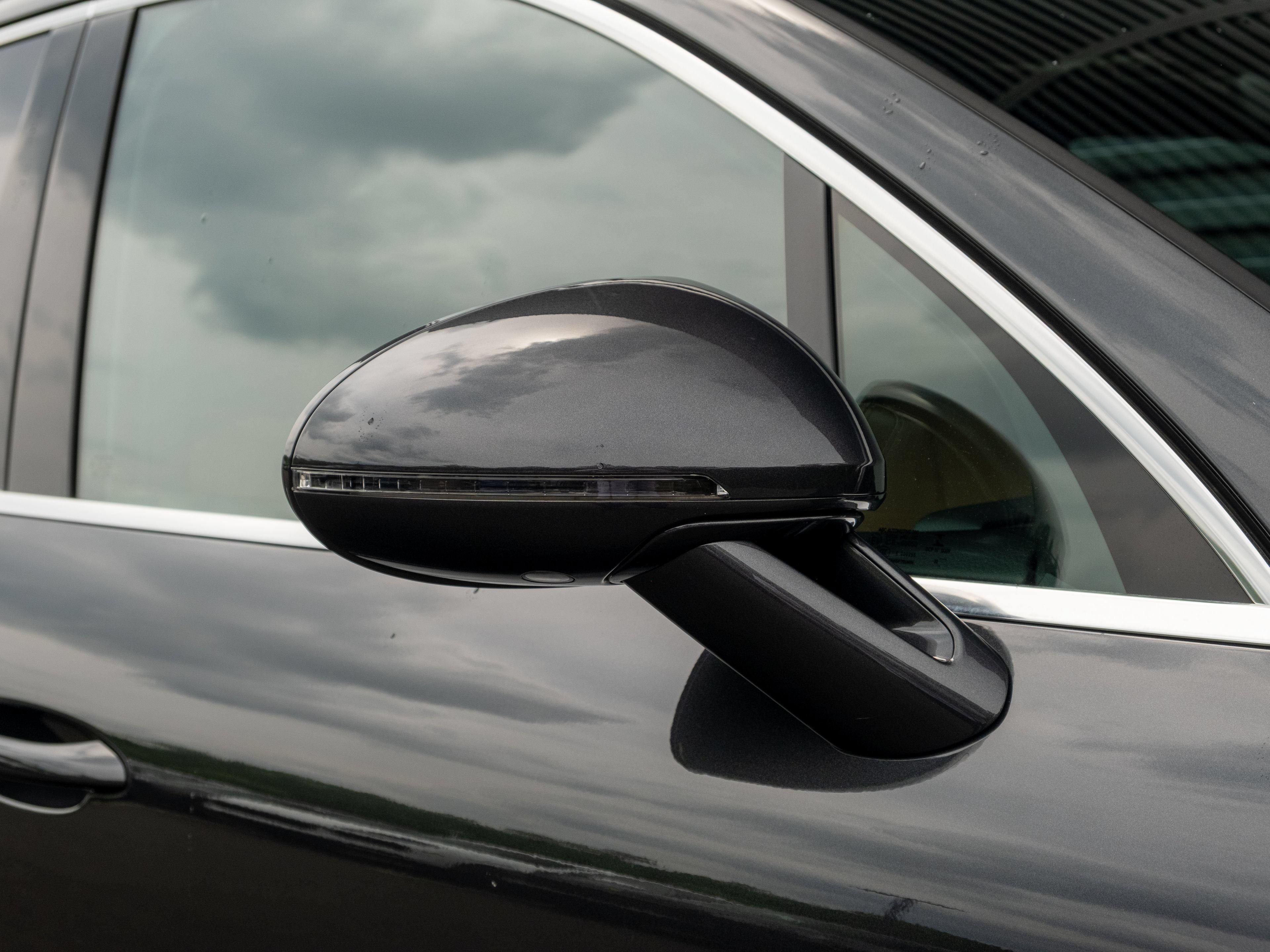 Certified 2023 Porsche Macan AWD/4WD image 17