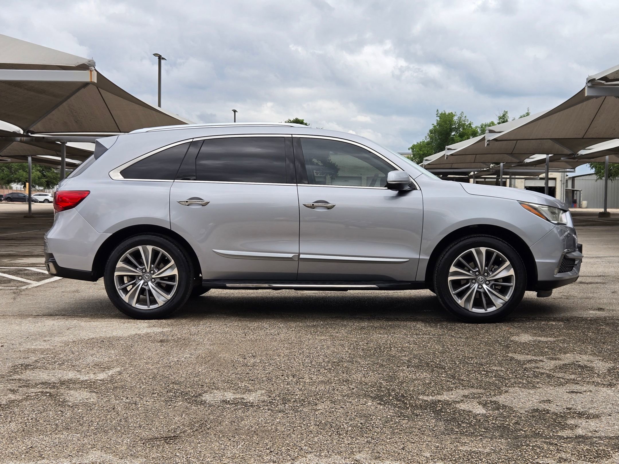 Used 2017 Acura MDX FWD w/ Technology Package image 3