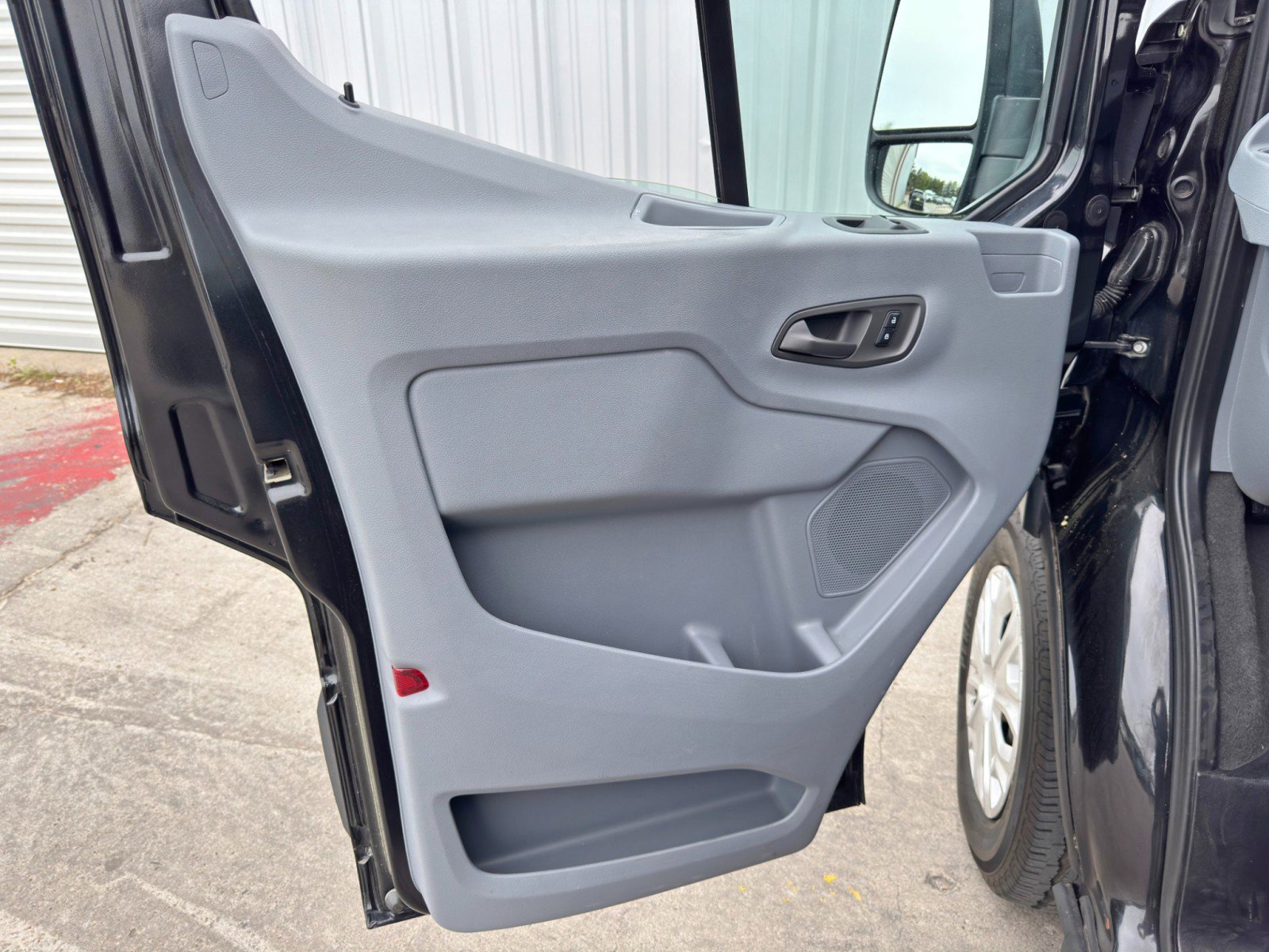 Used 2015 Ford Transit 350 XLT image 35