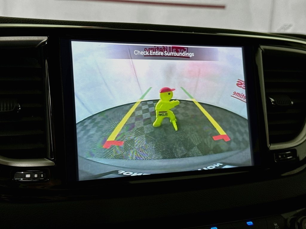Used 2025 Chrysler Pacifica Select FWD image 6