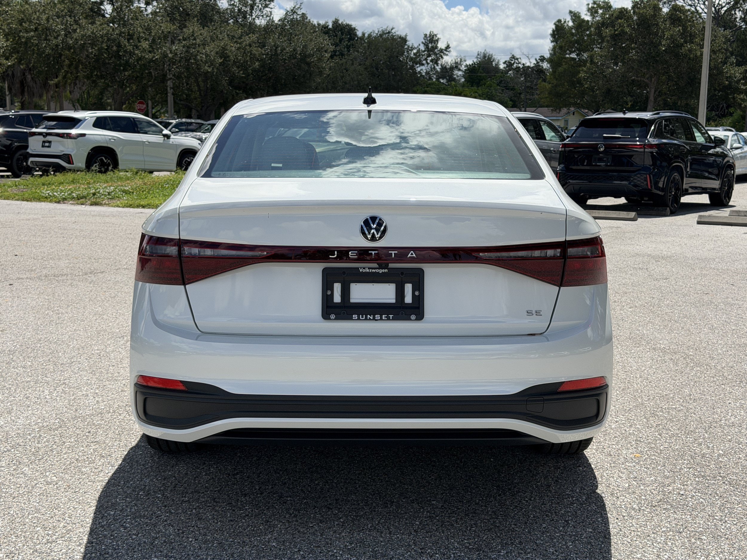 New 2027 Volkswagen Jetta SE FWD image 6