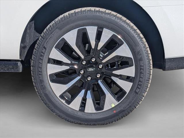 New 2026 Ford Expedition Platinum w/ Driver's Package AWD/4WD image 10