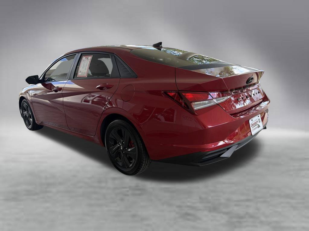 Used 2022 Hyundai Elantra SEL w/ Cargo Package FWD image 4
