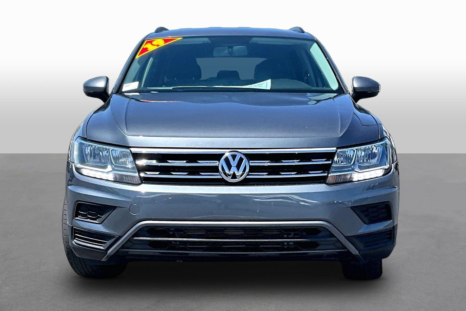 Used 2019 Volkswagen Tiguan S FWD image 3
