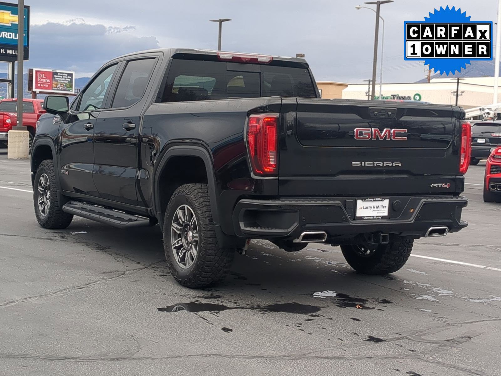 Used 2024 GMC Sierra 1500 AT4 w/ Technology Package image 4