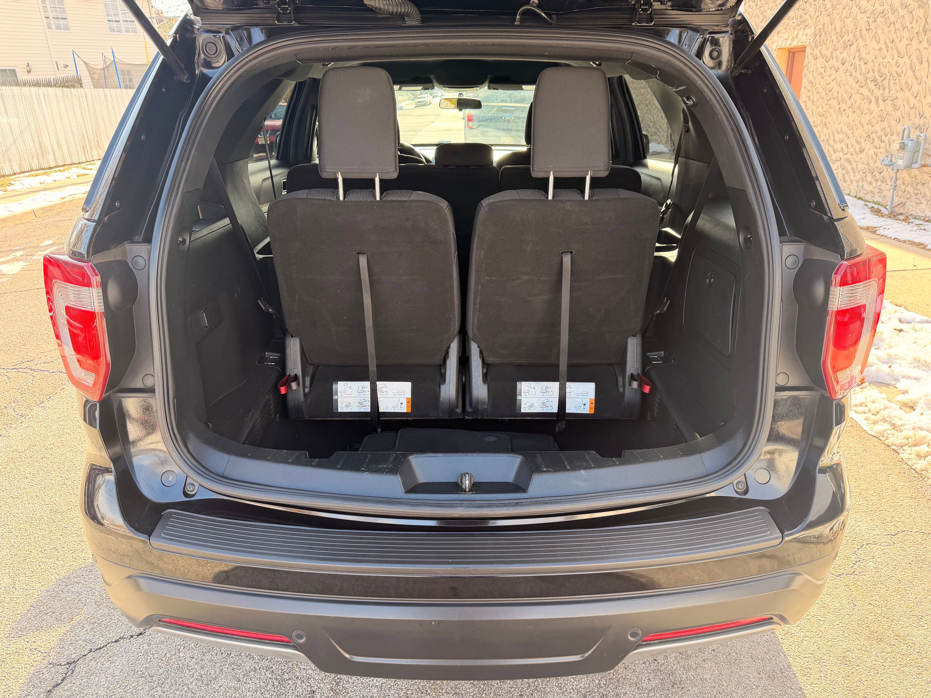 Used 2019 Ford Explorer XLT image 14