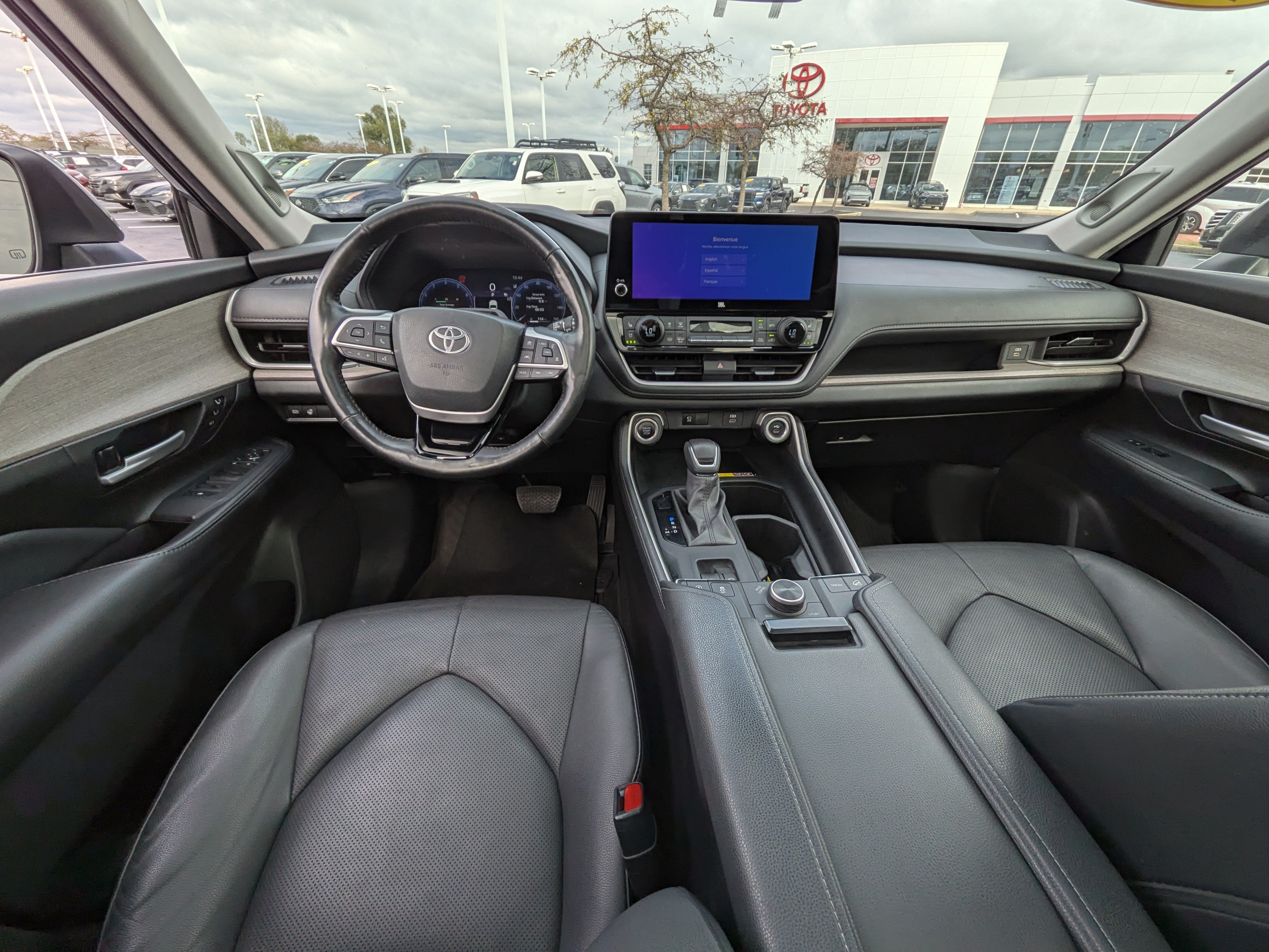 Used 2024 Toyota Grand Highlander AWD image 13