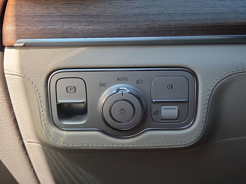 New 2026 Mercedes-Benz GLE 450 4MATIC image 32