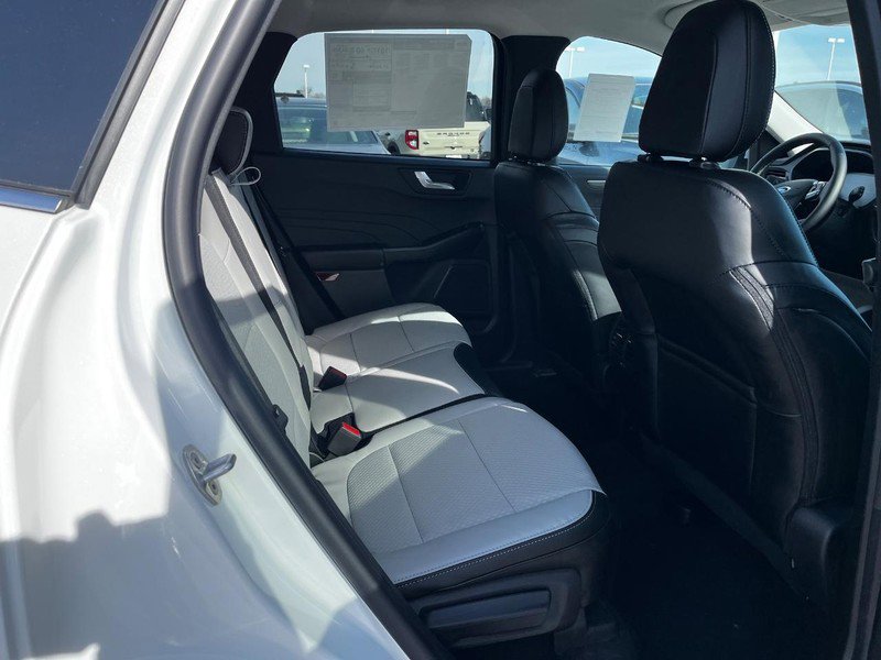 New 2025 Ford Escape SE image 4
