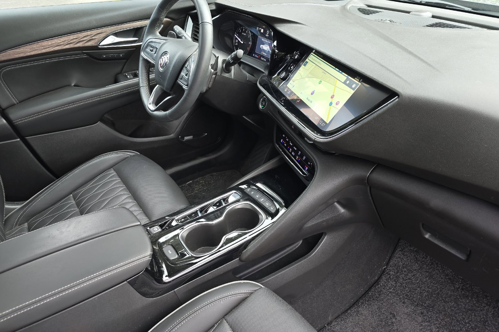 Used 2022 Buick Envision Avenir w/ Technology Package II image 16