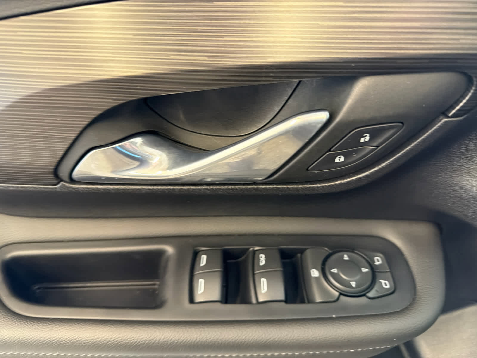 Used 2023 GMC Terrain SLE w/ Driver Convenience Package FWD image 19