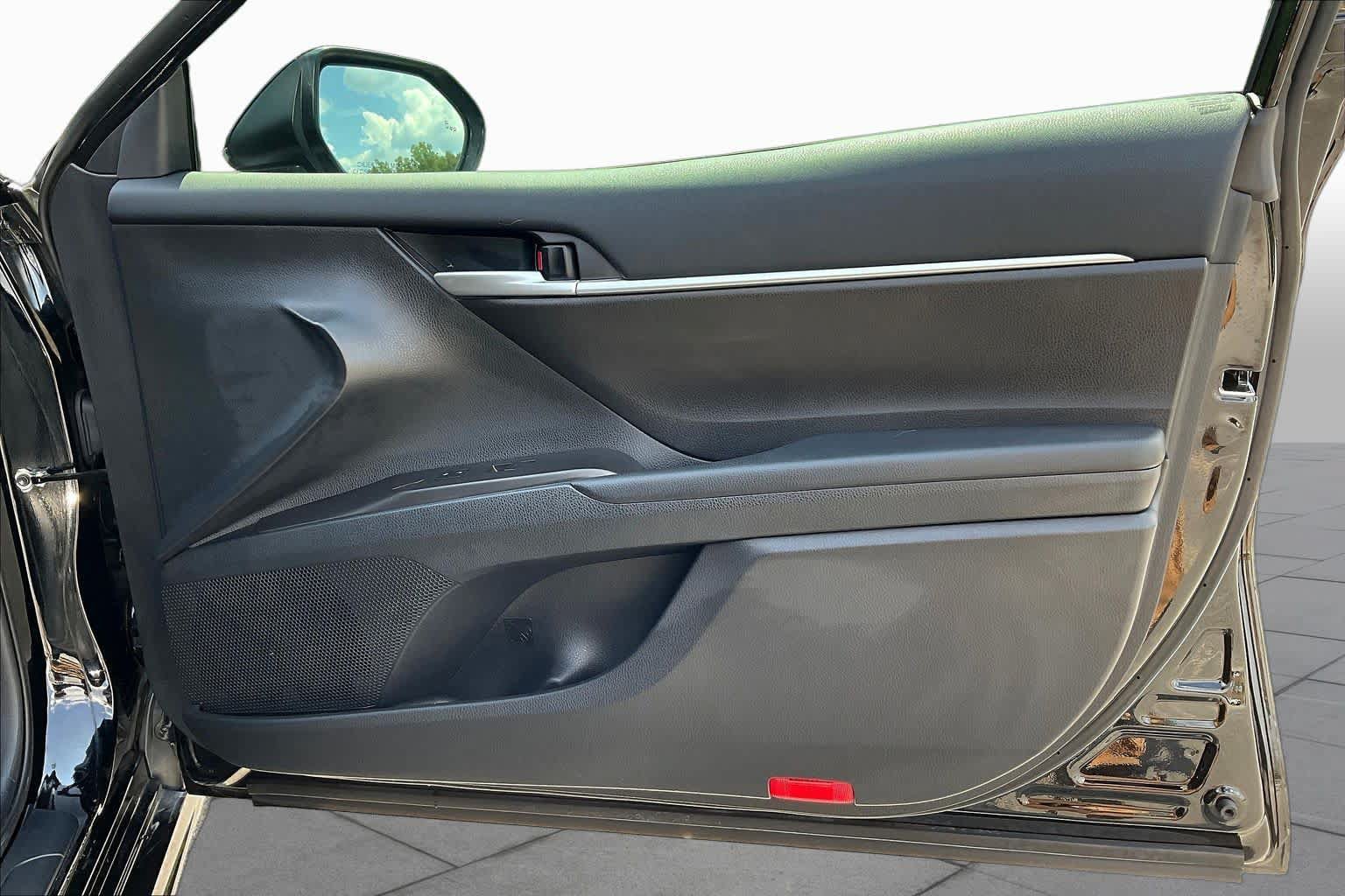 Used 2024 Toyota Camry SE w/ Convenience Package FWD image 22