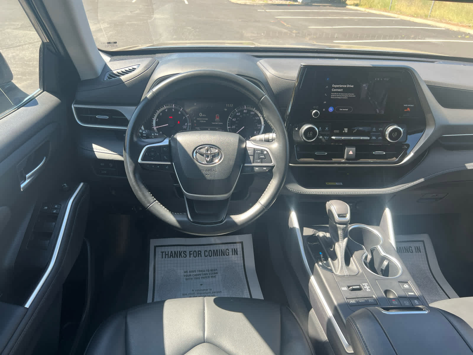 Used 2023 Toyota Highlander XLE AWD/4WD image 2