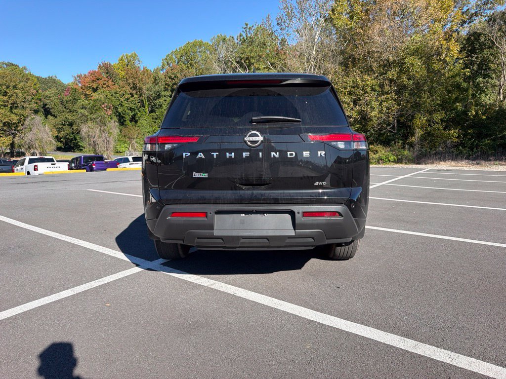 Used 2025 Nissan Pathfinder S AWD/4WD image 6