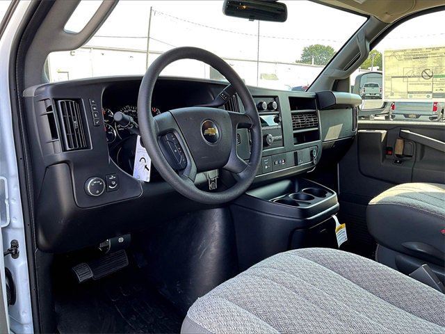 New 2025 Chevrolet Express 3500 Extended w/ Driver Convenience Package image 8
