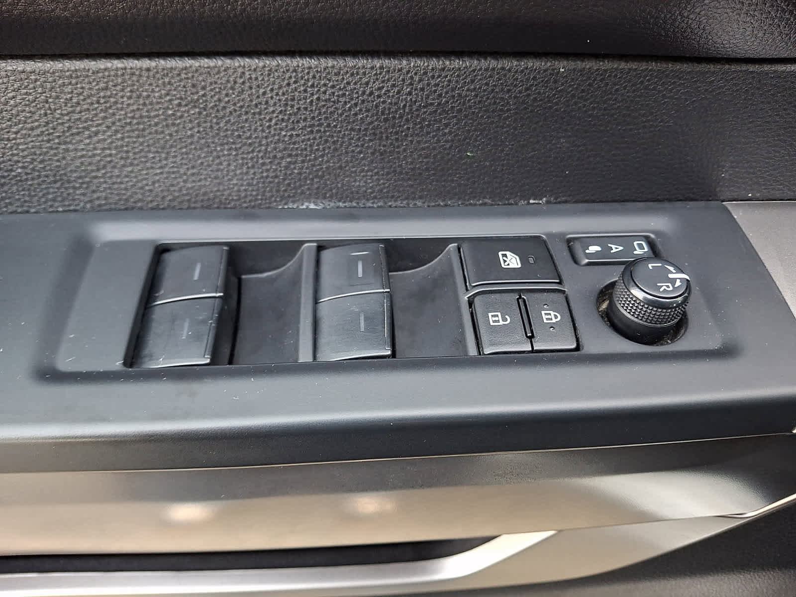 Used 2023 Toyota Tundra SR5 w/ Advanced Technology Package image 27