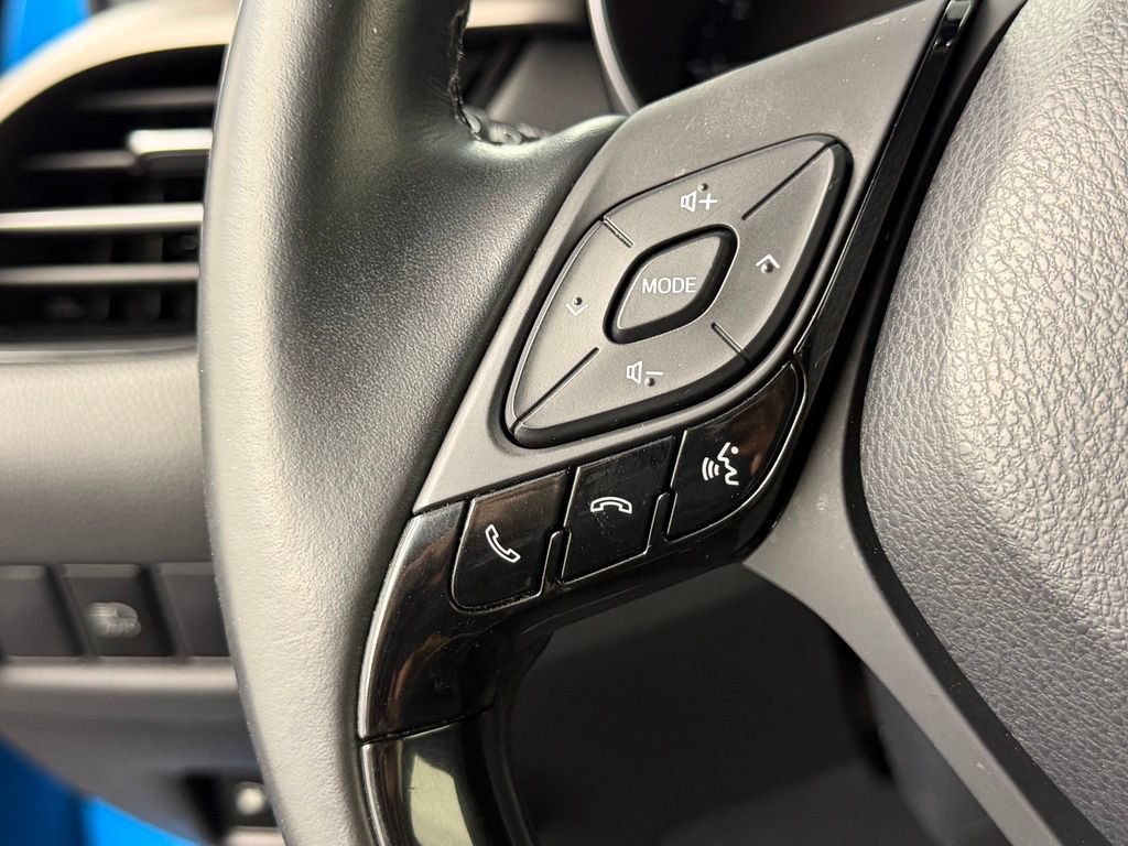 Used 2019 Toyota C-HR XLE FWD image 25