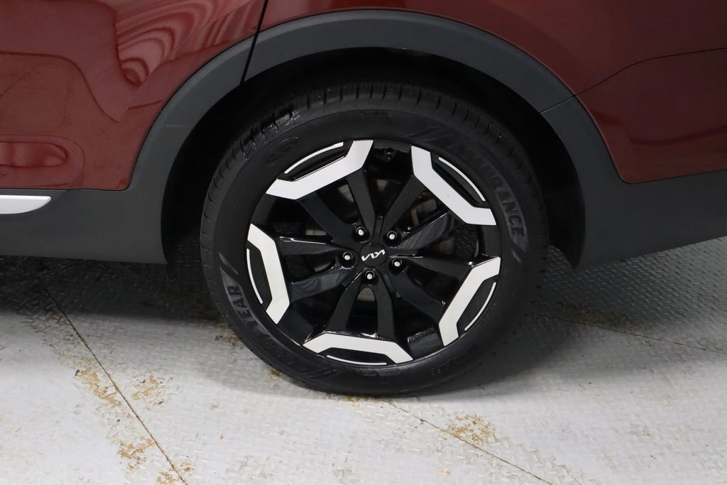 Used 2023 Kia Telluride EX w/ EX Captain's Chair Package image 21