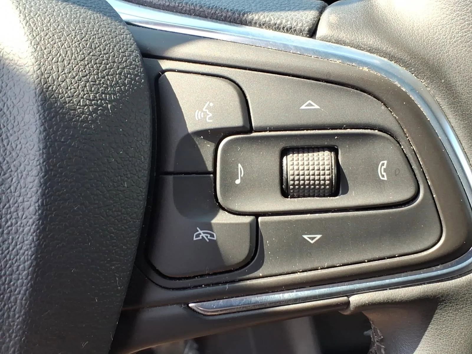 Used 2024 Buick Encore GX Sport Touring image 30