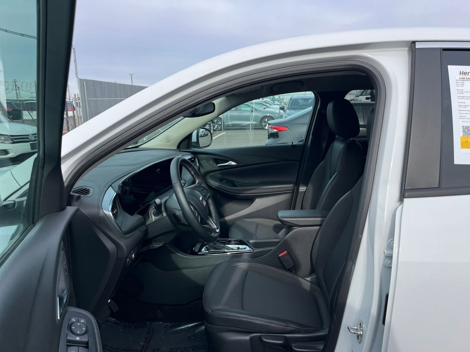 Used 2025 Buick Encore GX Preferred image 25