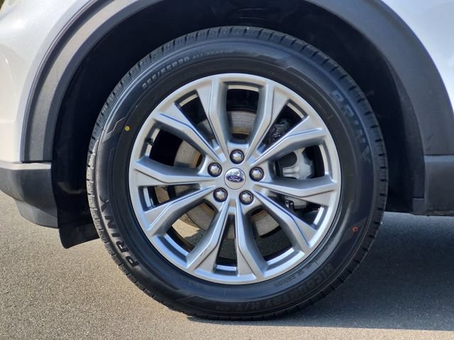 Used 2023 Ford Explorer XLT w/ Equipment Group 202A AWD/4WD image 17