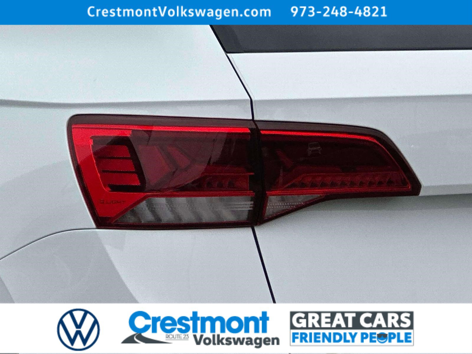 Used 2022 Volkswagen Taos SE w/ Panoramic Sunroof Package image 8