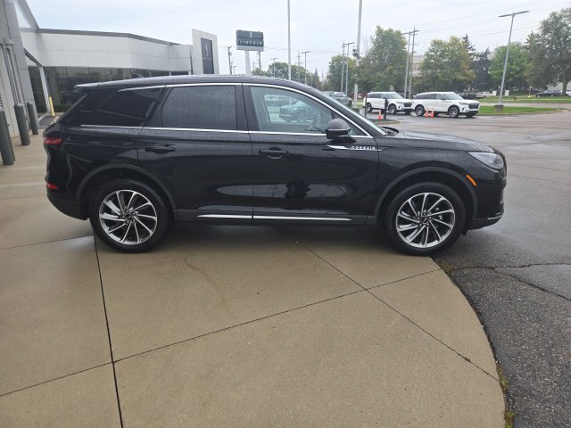 Certified 2024 Lincoln Corsair AWD w/ Equipment Group 101A image 2