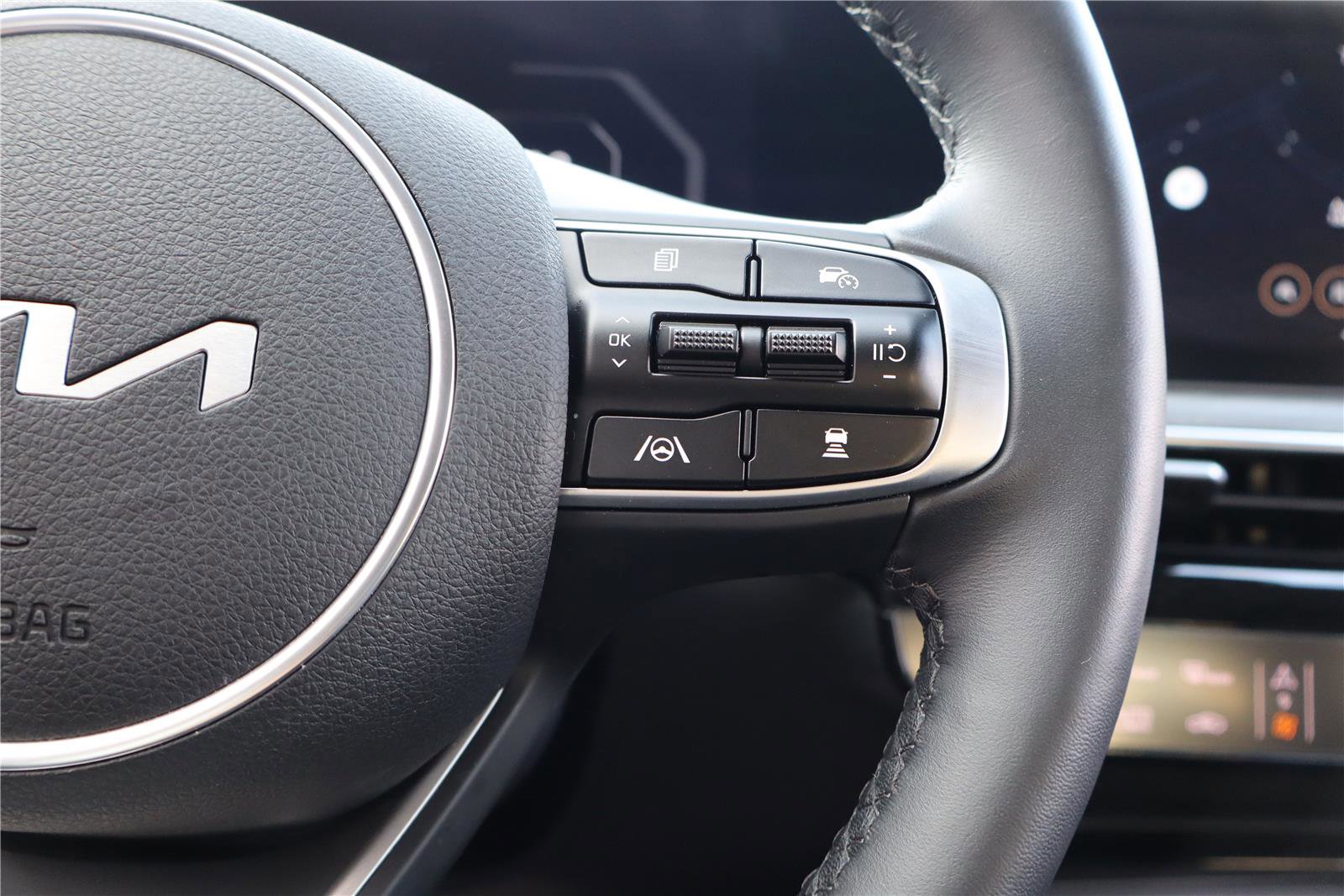 Used 2025 Kia K5 EX image 14