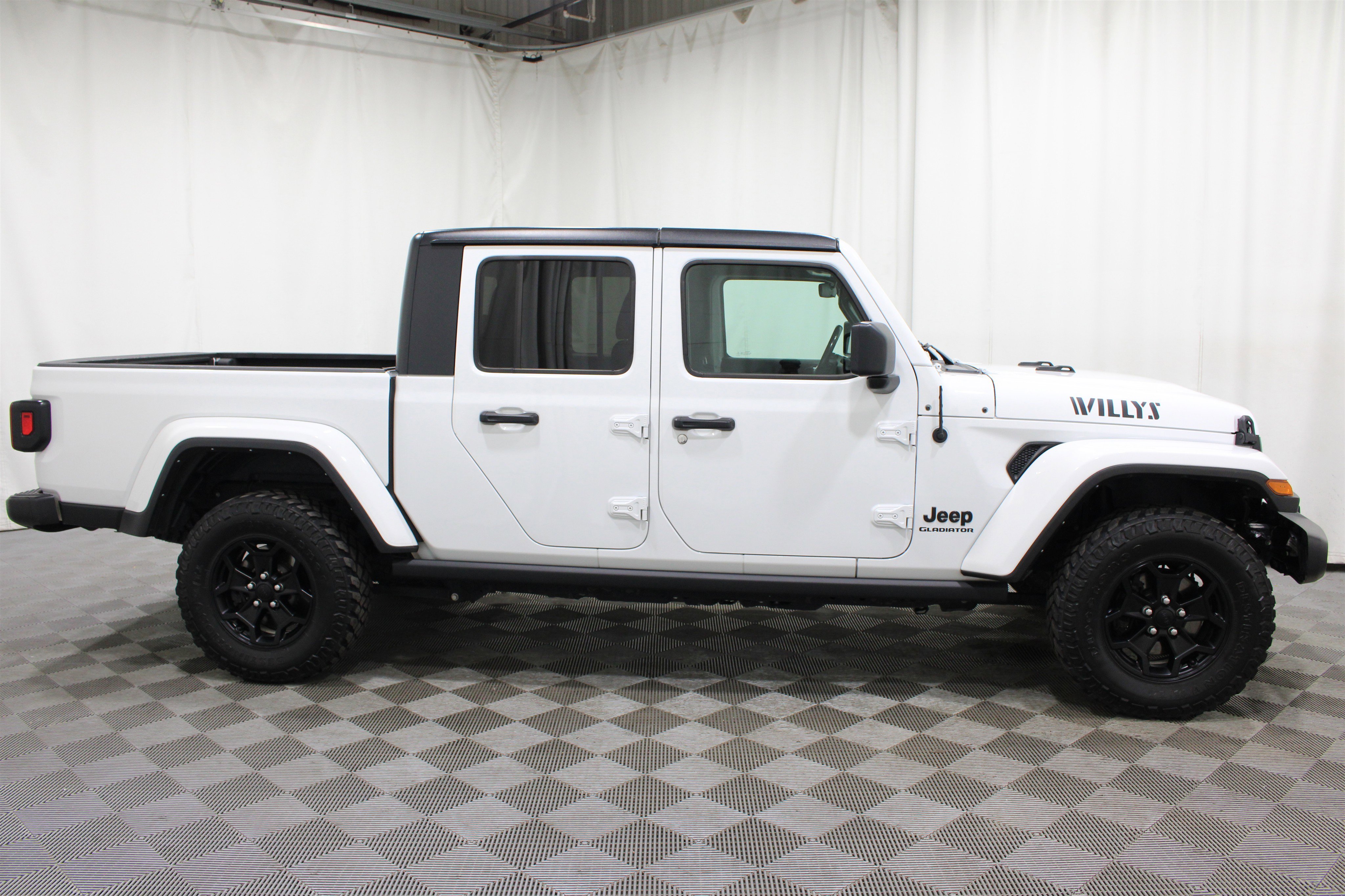 Used 2021 Jeep Gladiator Sport AWD/4WD image 27
