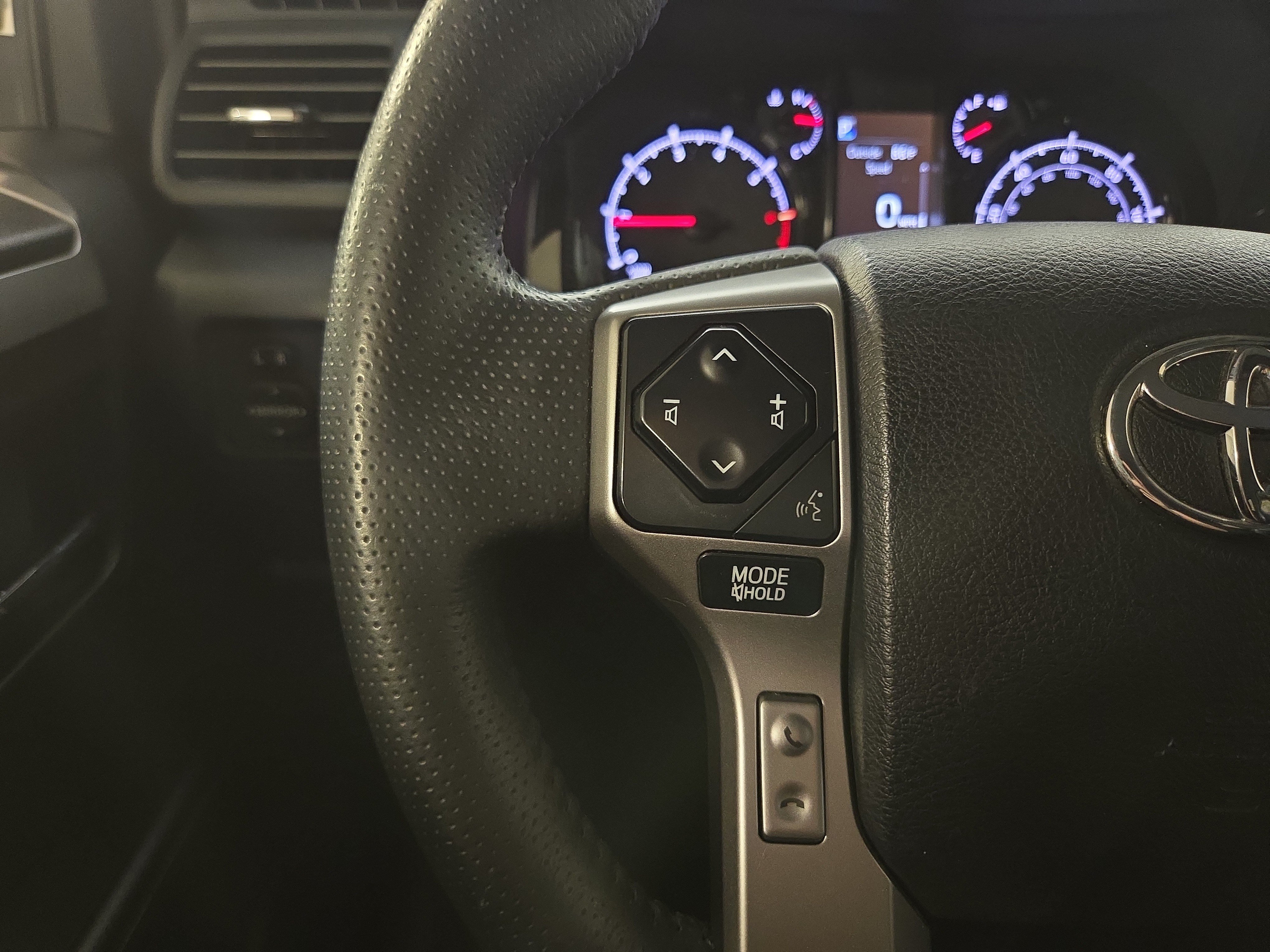 Used 2024 Toyota 4Runner SR5 AWD/4WD image 15