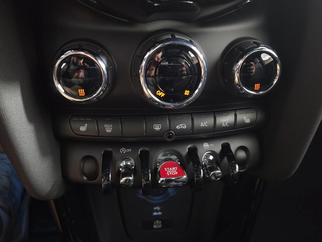 Used 2023 MINI Cooper 2-Door Hardtop FWD image 15
