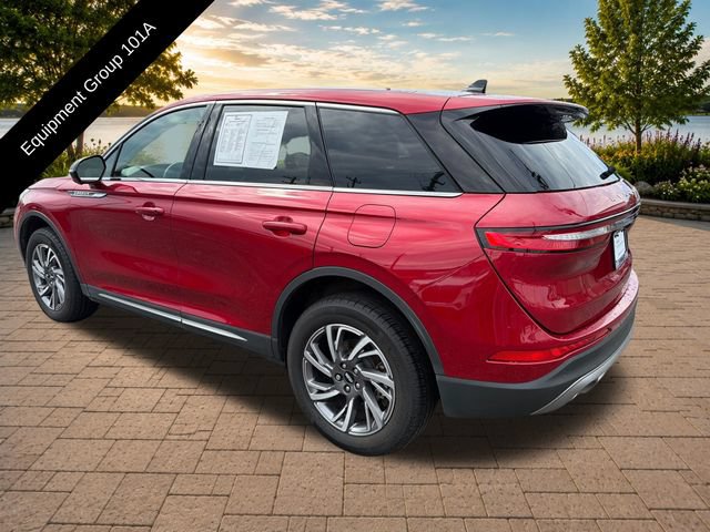 Used 2025 Lincoln Corsair AWD w/ Equipment Group 101A image 4