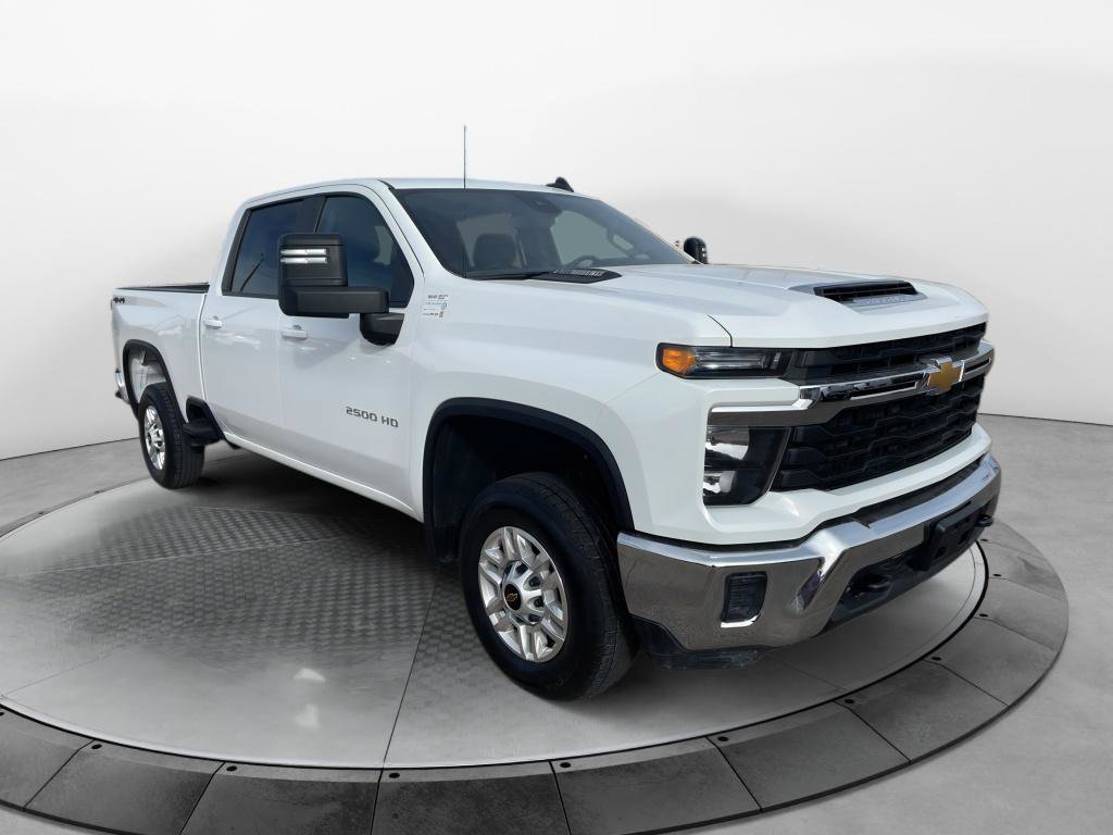 Used 2024 Chevrolet Silverado 2500 LT image 3